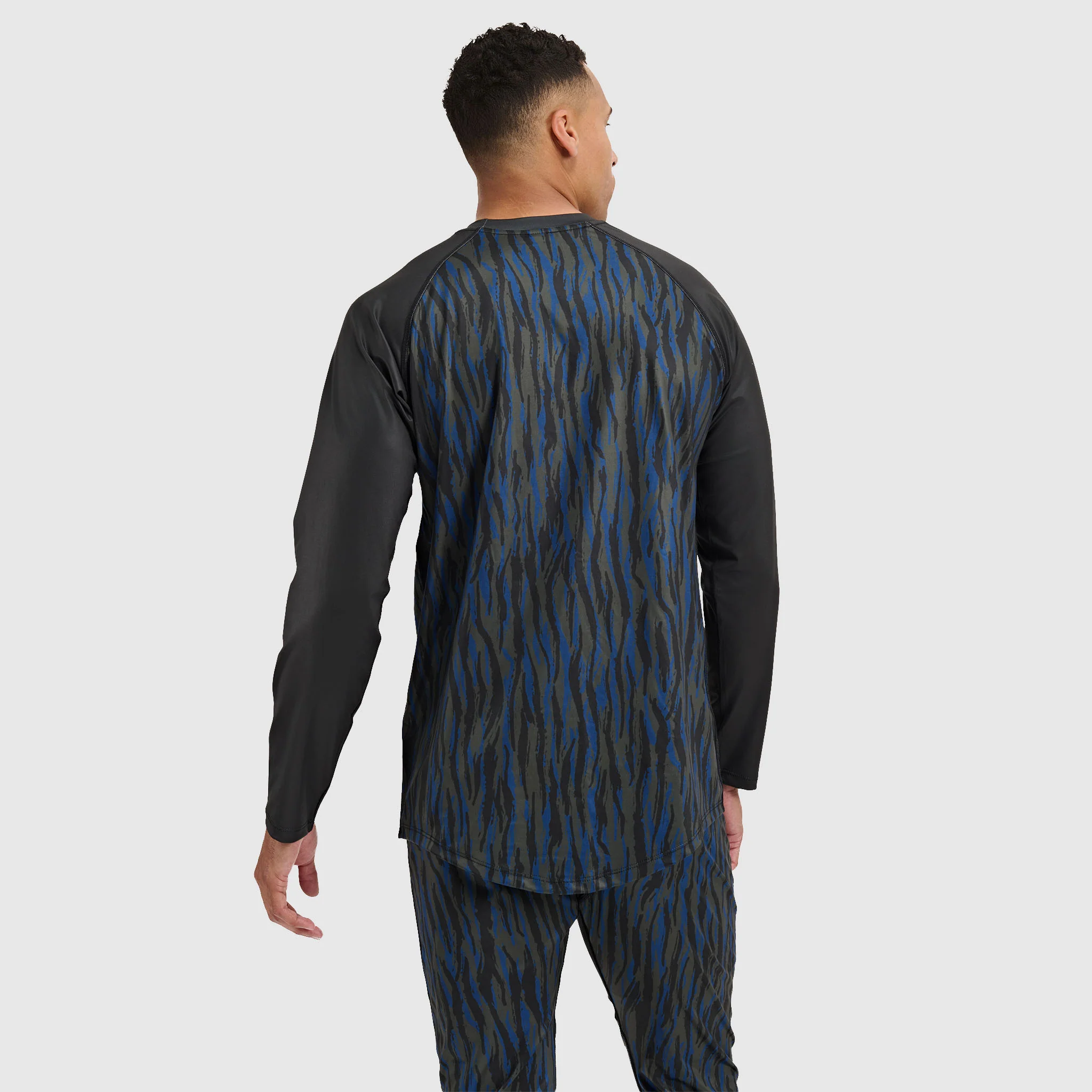 Men's Skyliner All-Season Base Layer Crewneck - Image 5